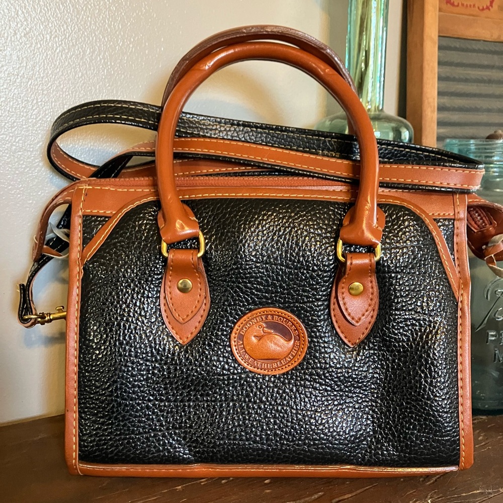 ✨Vintage✨ 90s✨Dooney & Bourke Black and Brown Leather Bag